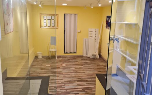 Locale Commerciale a Sestri Ponente