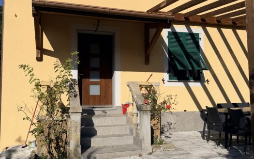 Esclusiva Villetta Completamente Ristrutturata nel centro di Campomorone