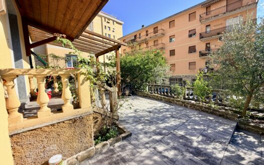 Esclusiva Villetta Completamente Ristrutturata nel centro di Campomorone
